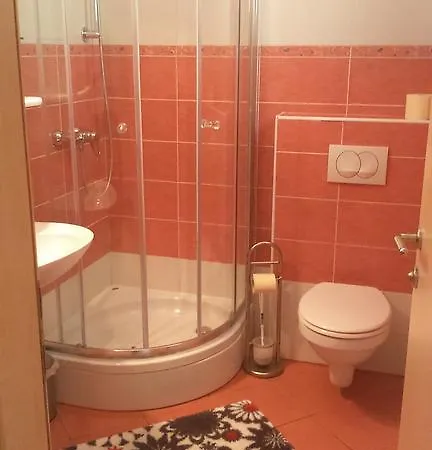 Ema And アパート