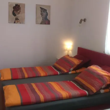Apartma Ema And