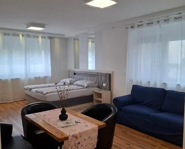 维拉艾玛客房公寓 *