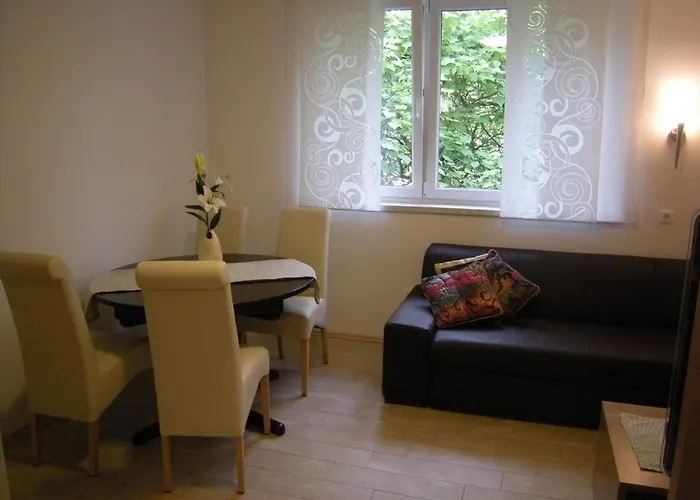 维拉艾玛客房公寓 *