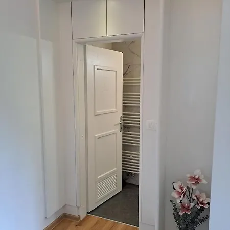 Apartman Ema And